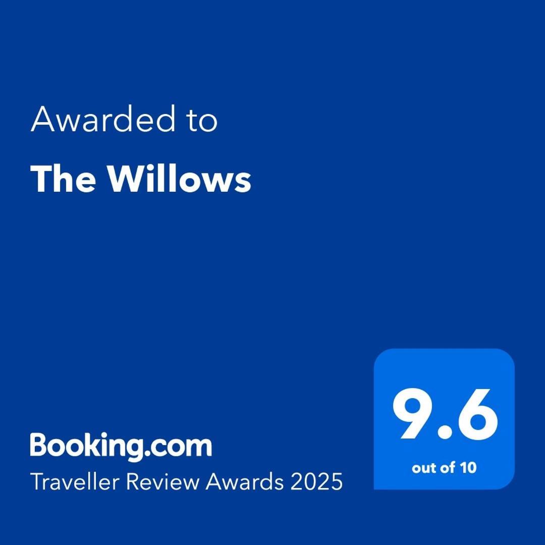 The Willows Селси Экстерьер фото